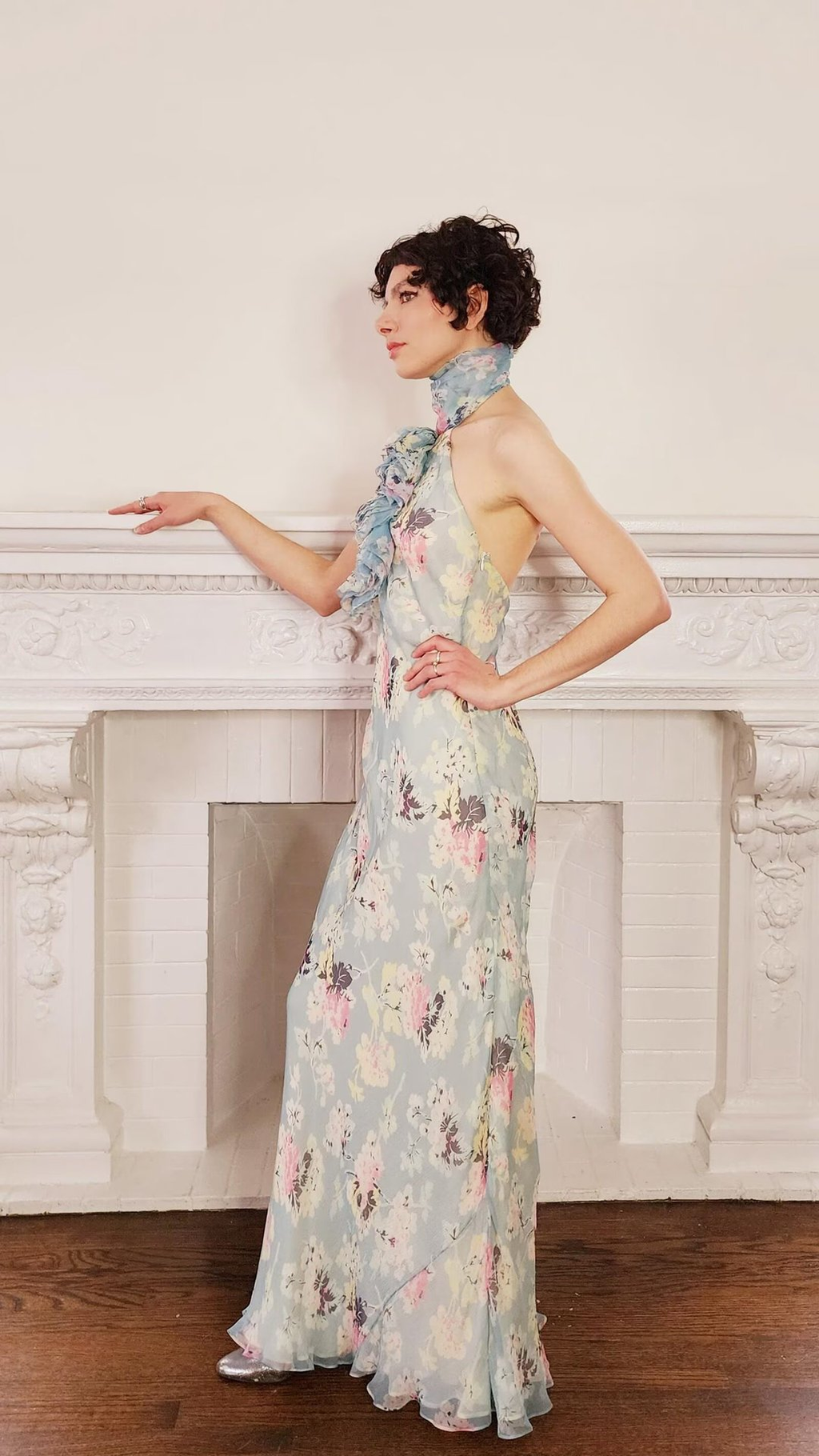 Hellgrünes Boho-Maxikleid: Blumenmuster, Stehkragen & Rüschen-Saum S-L