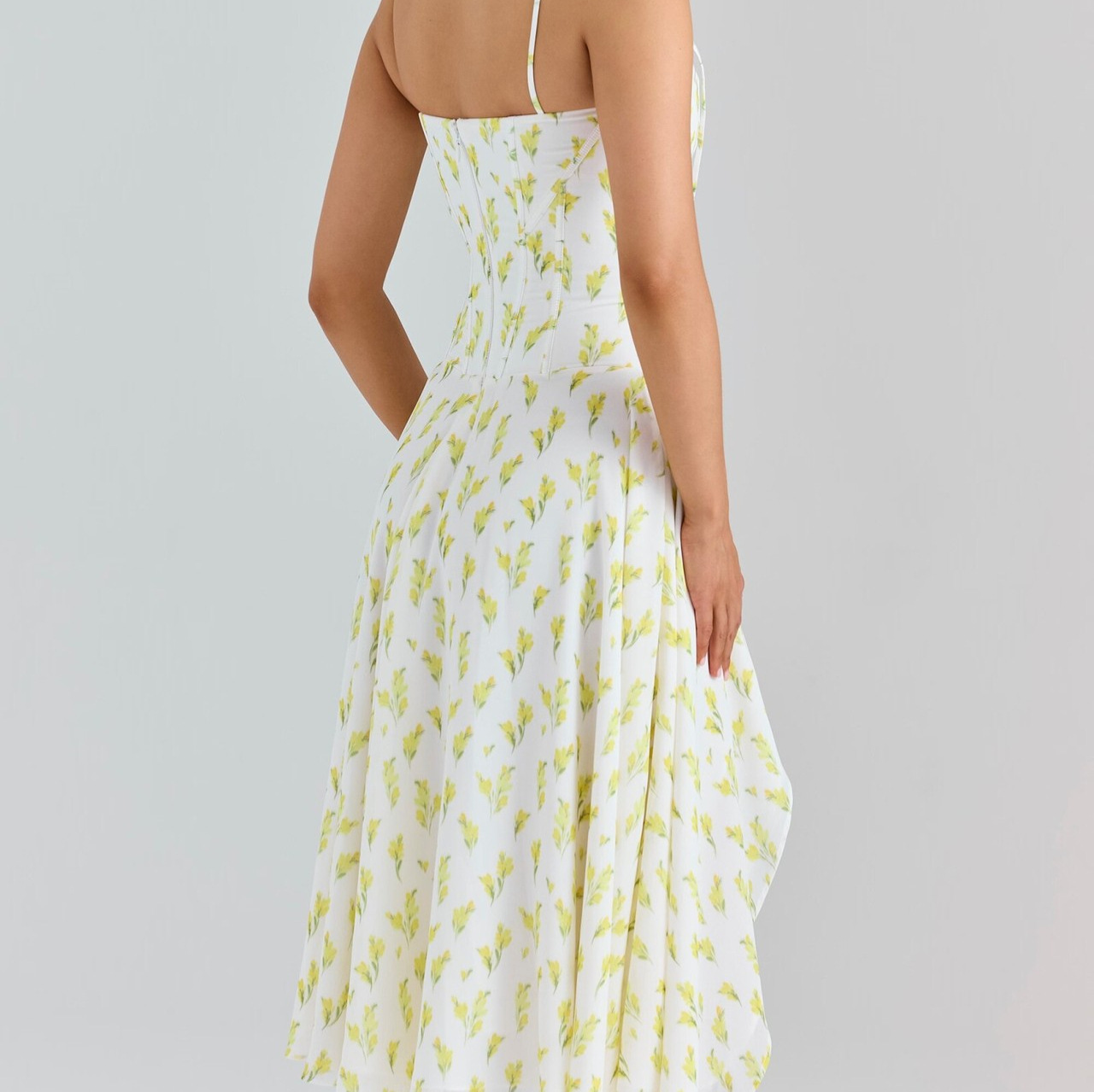 Hellgelbes Sommerkleid: Blumenmuster, Bindeträger & Beinschlitz, Midi S-L