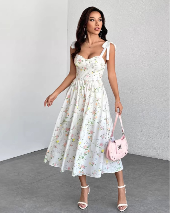 Damen Sommerkleid Weiß mit Blumenmuster: Elegantes Midi-Trägerkleid mit Schleifen-Details & Herz-Ausschnitt, Figurbetontes A-Linien Kleid für Urlaub & Gartenparty XS-L