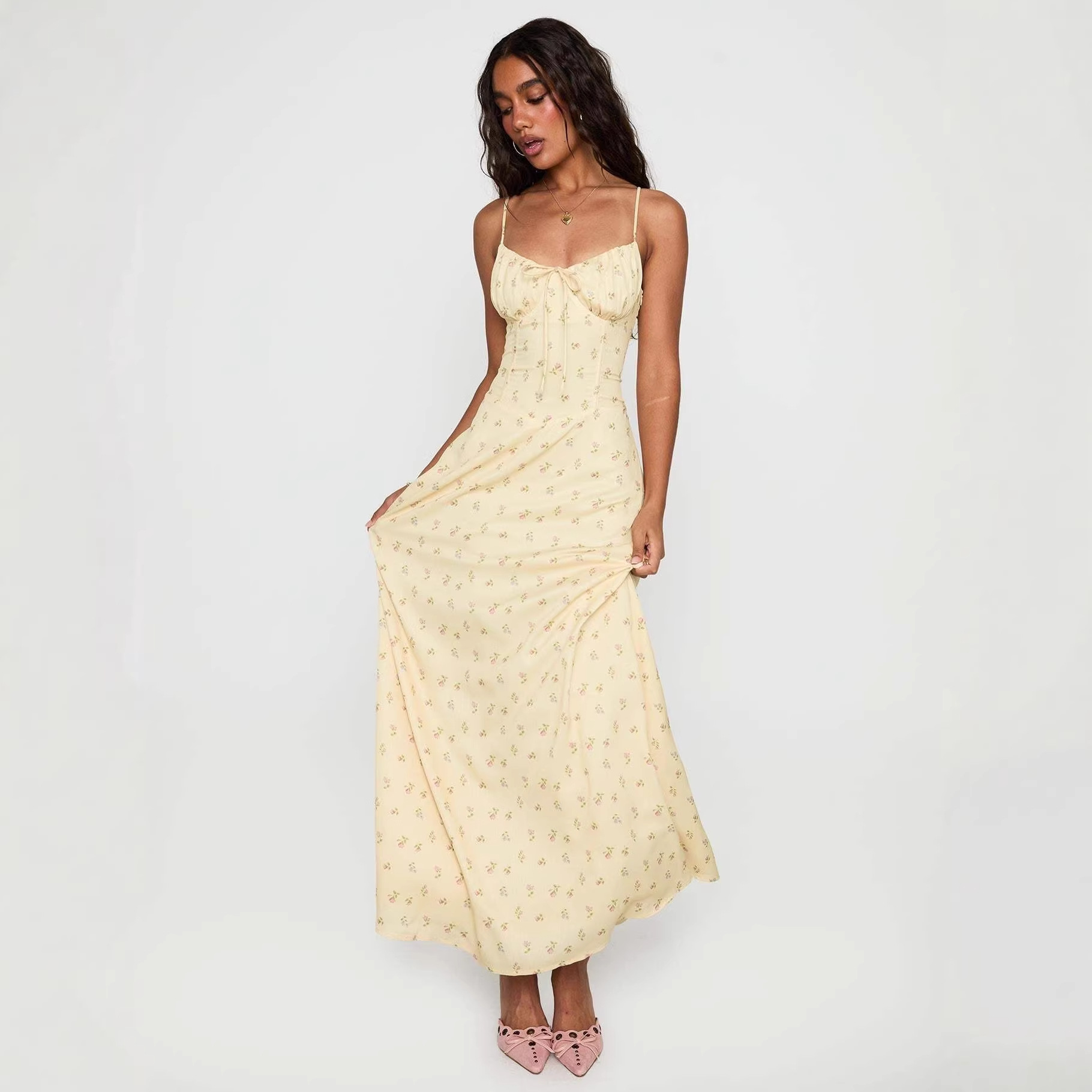 Hellgelbes Maxikleid: Blumenmuster, Kordelzug & Spaghetti-Träger XS-L