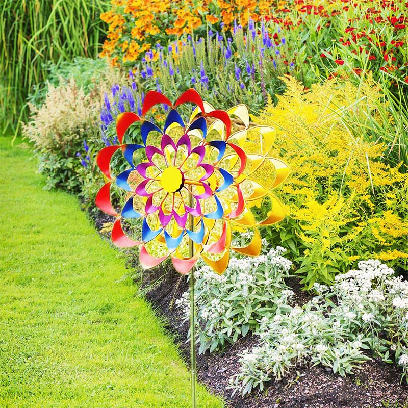 Handgefertigte Blumen-Windmühle – Zauberhaftes Windspiel als Gartendeko