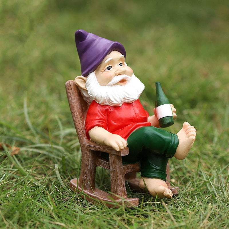 Gartenzwerg Figur auf Schaukelstuhl – dekorative Resin Statue