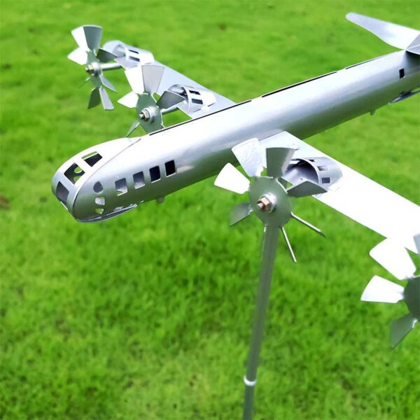 Handgefertigte B-29 Superfortress Windmühlen-Skulptur für Garten – Flugzeugdesign