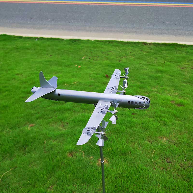 Handgefertigte B-29 Superfortress Windmühlen-Skulptur für Garten – Flugzeugdesign