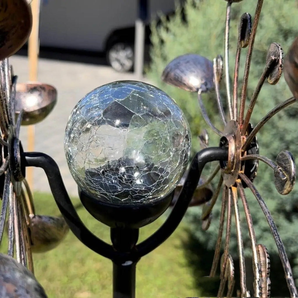 Solarbetriebene Glaskugel-Windmühle – drehendes Solarornament zur Gartendekoration